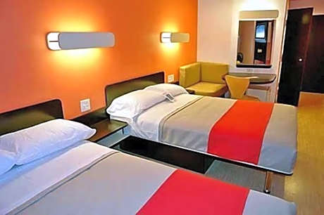 Quadruple Room - Disability Access - Non-Smoking