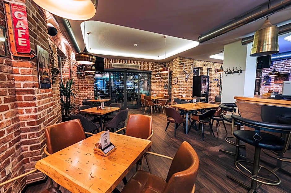 Urbanista Hotel & Bar