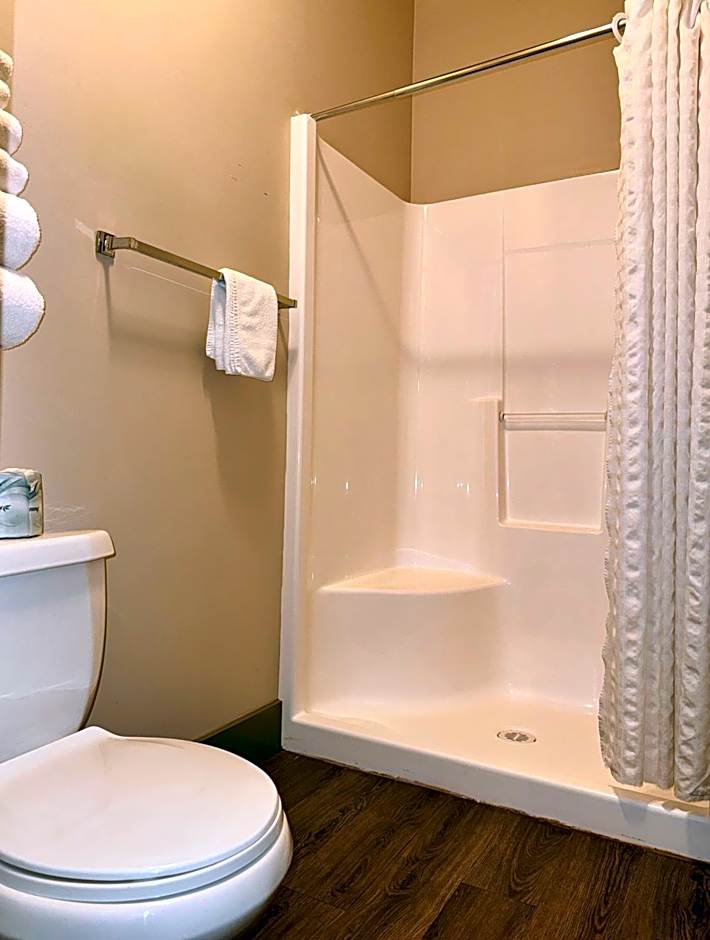 Super 8 by Wyndham Castlegar BC