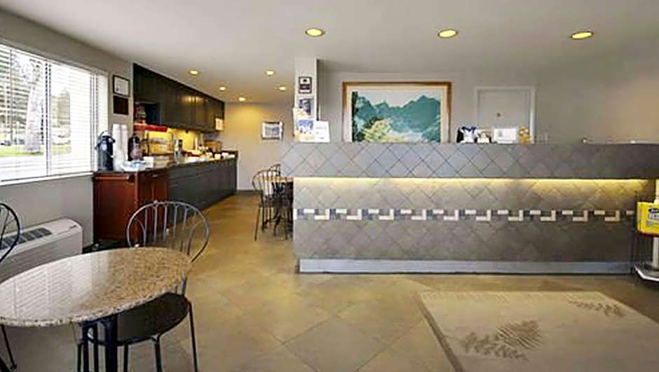 Photo 1 of 29 of Magnuson Hotel Park Vue