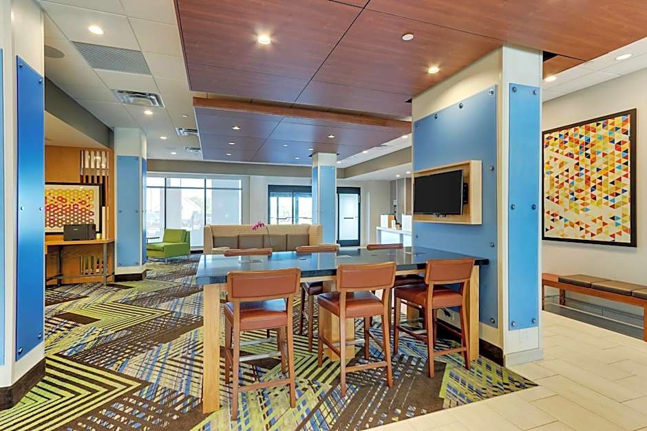 Holiday Inn Express Wilmington - Porters Neck By IHG