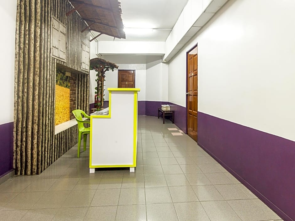 OYO 880 Hotel Purple Town