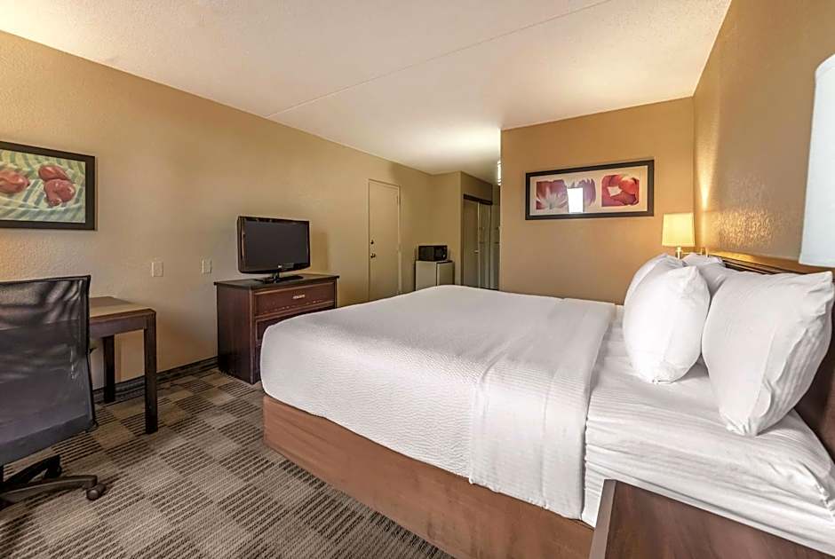 Ramada by Wyndham Fairfield NJ