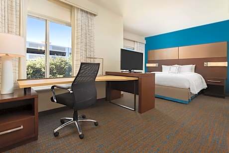 King Studio with Sofa Bed