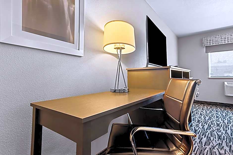 Best Western Sawtooth Inn And Suites