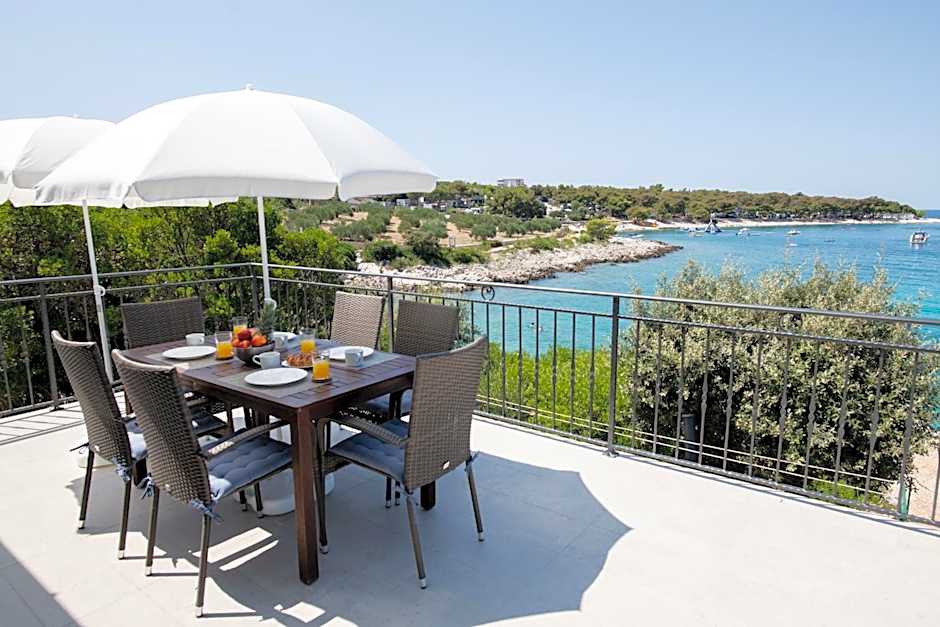 Captain's House Primošten - feel the sea