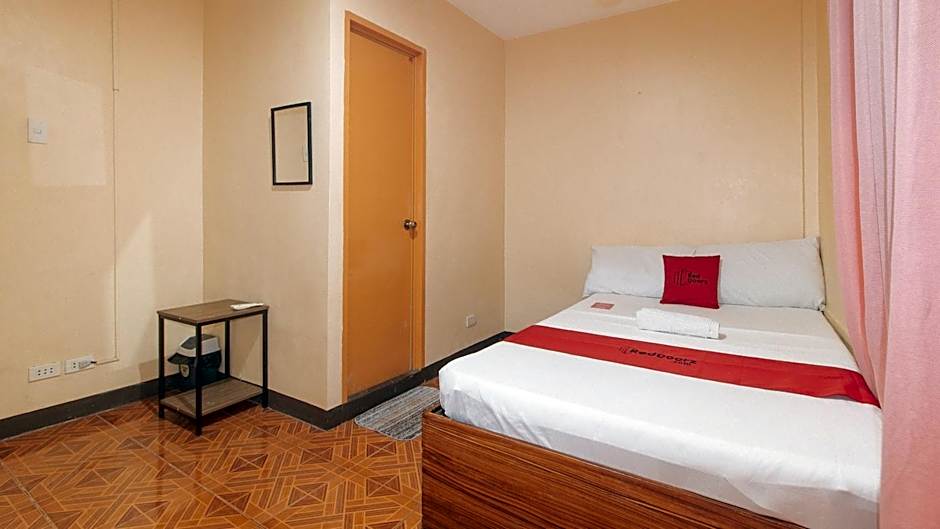 RedDoorz at Casa Buena Dormitel Davao City