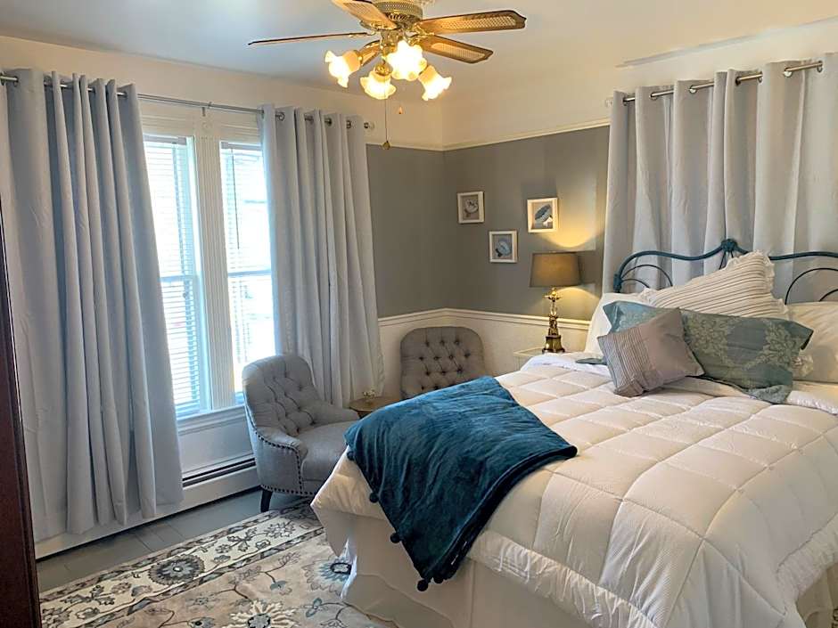 Deluxe 1 Queen Bed — 5 fotoğraftan 1. fotoğraf