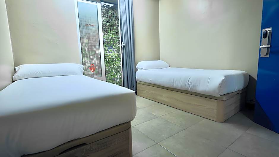 Ideal Youth Hostel