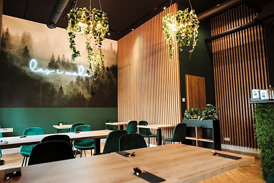 Hotel Przystań Przy Lesie