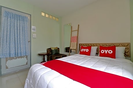 Double Room Shared Bathroom