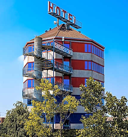 Business Hotel
