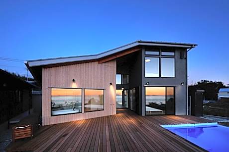 Private Villa with Pool and Sunset in Kochi