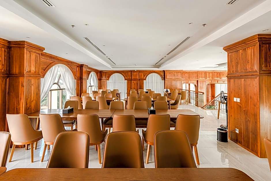 Sea Breeze Hotel & Villa