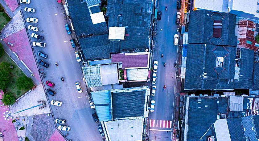 2Street Hostel At Surathani