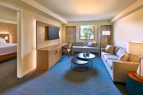 1 Bedroom Executive Suite, 1 King, Sofa bed