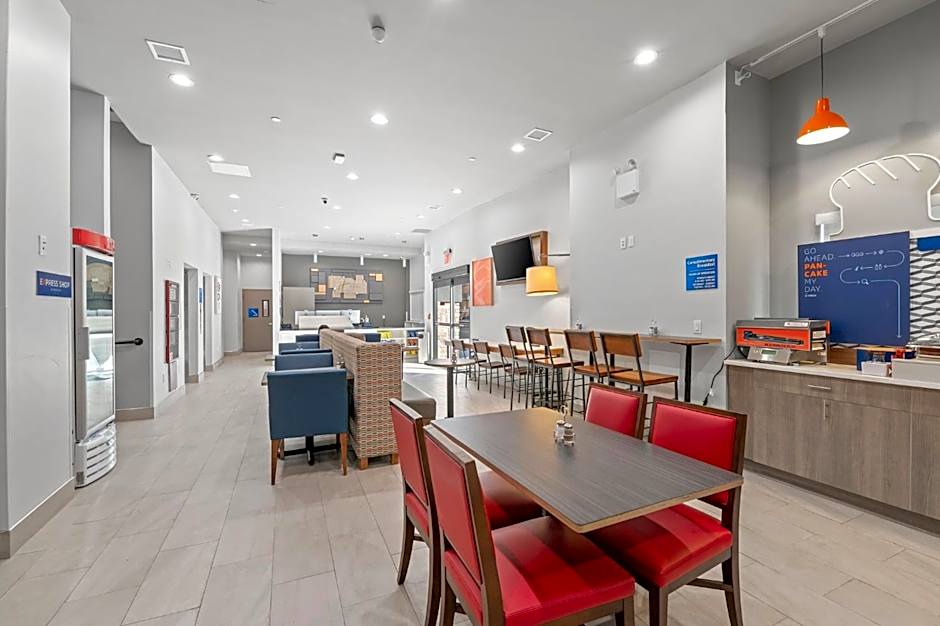 Holiday Inn Express And Suites Bronx NYC By IHG