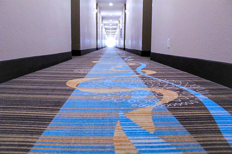 Hawthorn Suites Bloomington