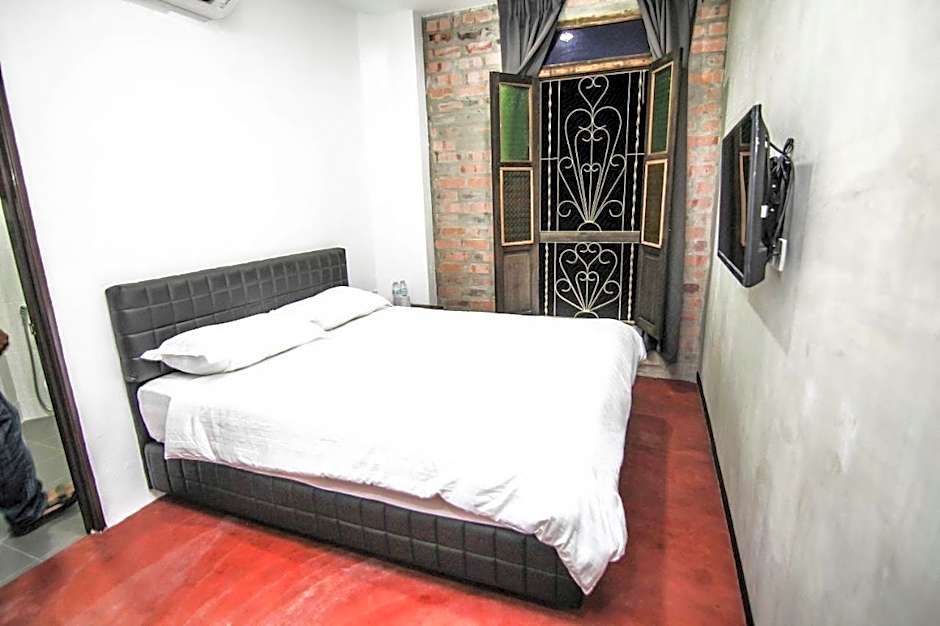 Rock Wood Hotel