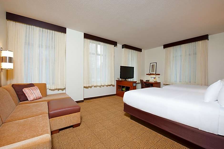 Hyatt Place Des Moines Downtown