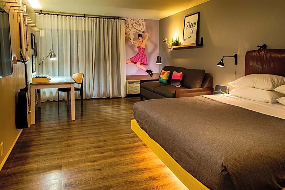 Moxy by Marriott Phoenix Tempe/ASU Area