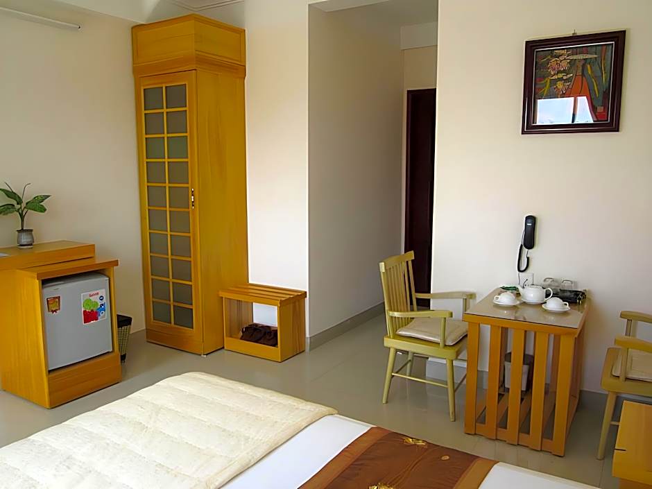 Nhiet Doi Hotel – Tuy Hòa, IL