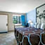 Super 8 by Wyndham Beloit