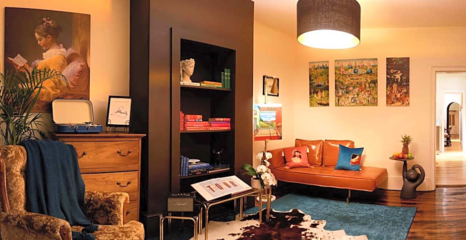 Lotus Gogh Apartment