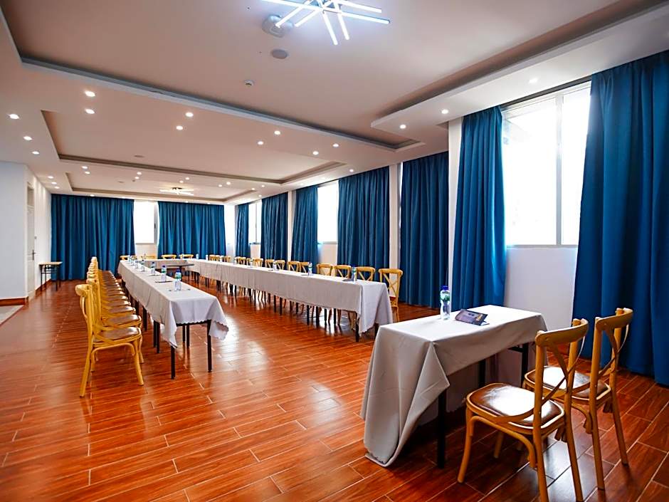 Vibes Hotel and Spa