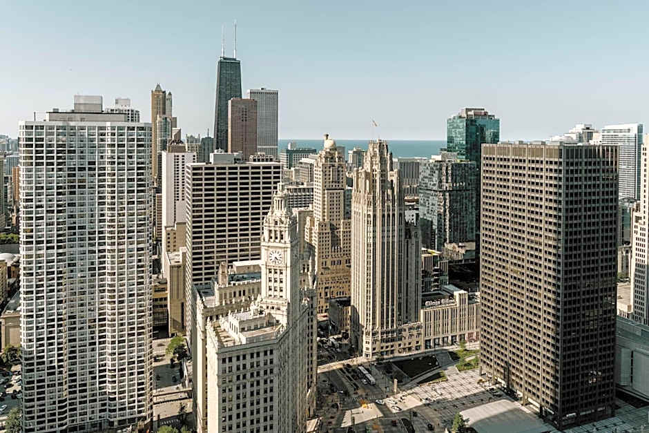 Club Quarters Hotel, Wacker at Michigan