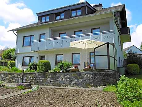 Ferienwohnung im Sauerland Hillside
