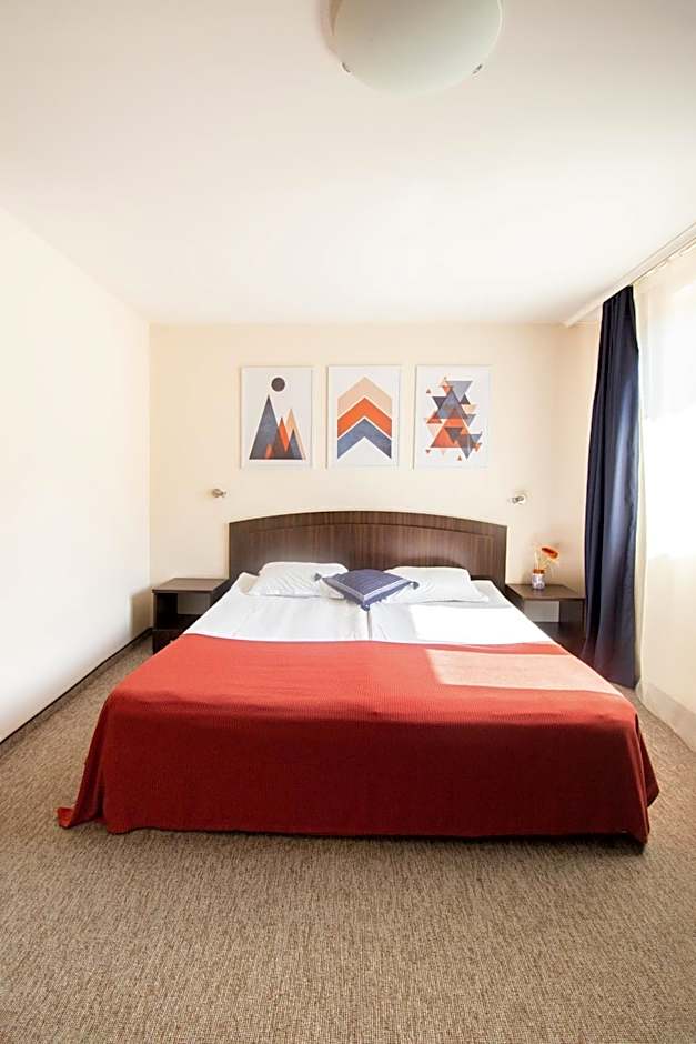Meteor Family Hotel