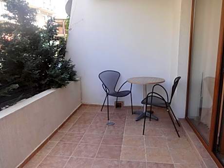 Double Room with Balcony and City View - Ground Floor