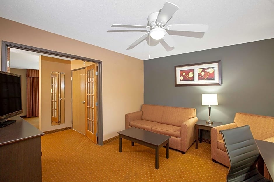 AmericInn by Wyndham Coralville