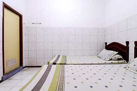 Economy Twin Room
