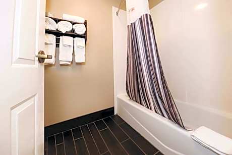 Studio Suite with Two King Beds - Non-Smoking