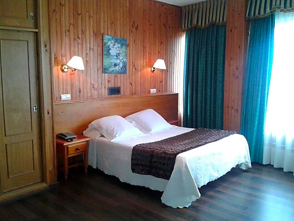 Photo 1 sur 9 de Double Room (2 Adults + 1 Child )
