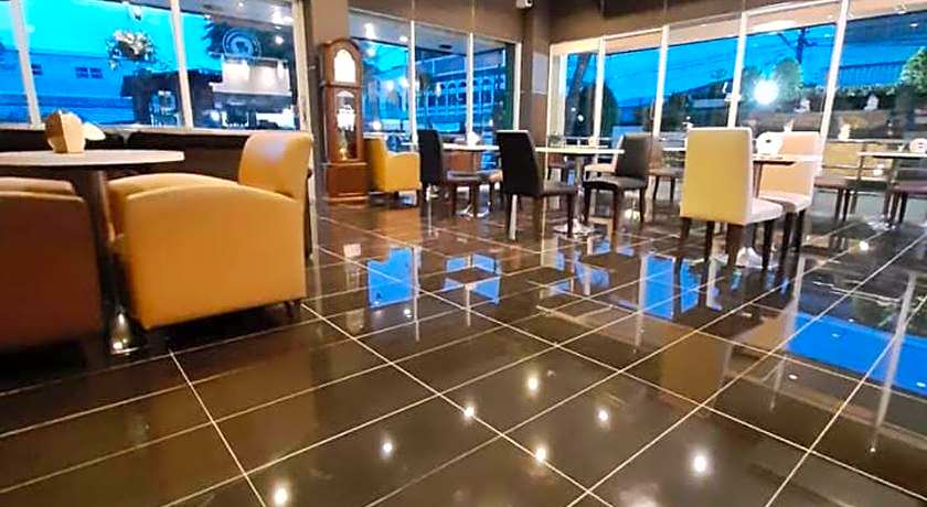 Maneerote Hotel Surin