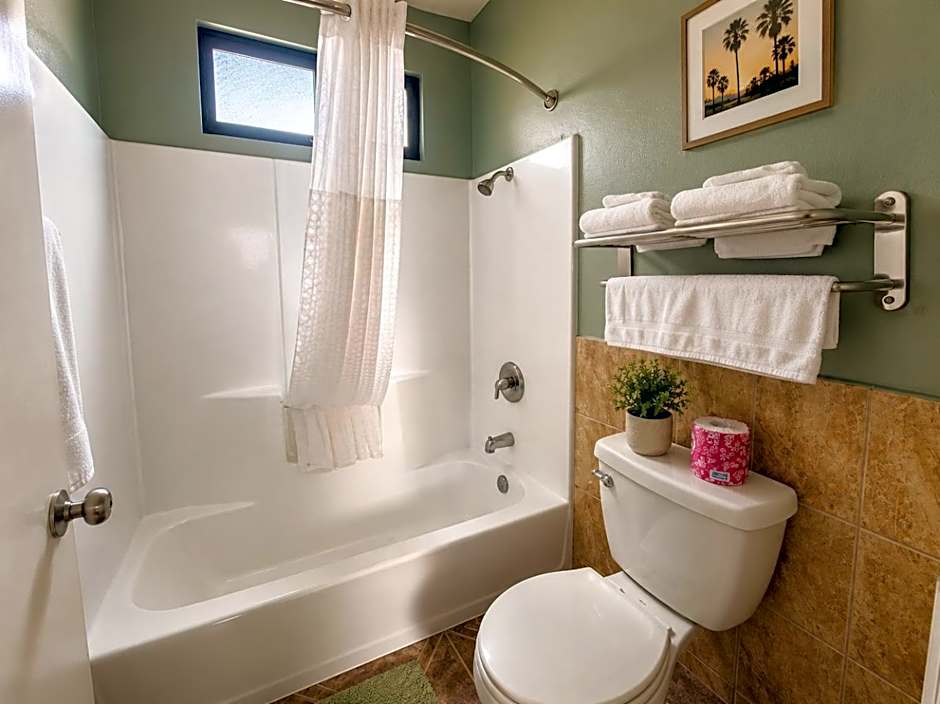 Big A Motel & Suites Near Disneyland Orange County