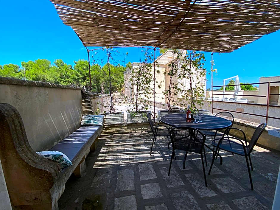 Palazzo de Carlo e il parco dei 7 pozzi