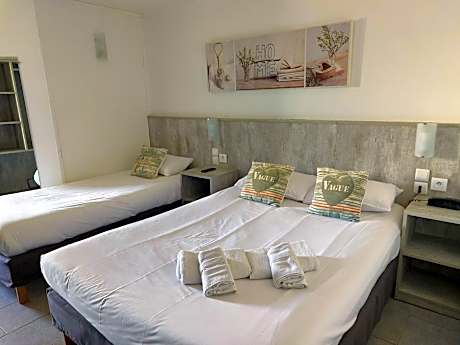 Double Room (1 Double Bed + Single Bed)