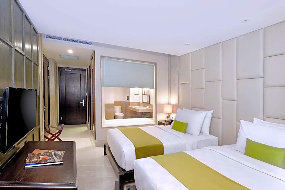 Jambuluwuk Oceano Seminyak Hotel