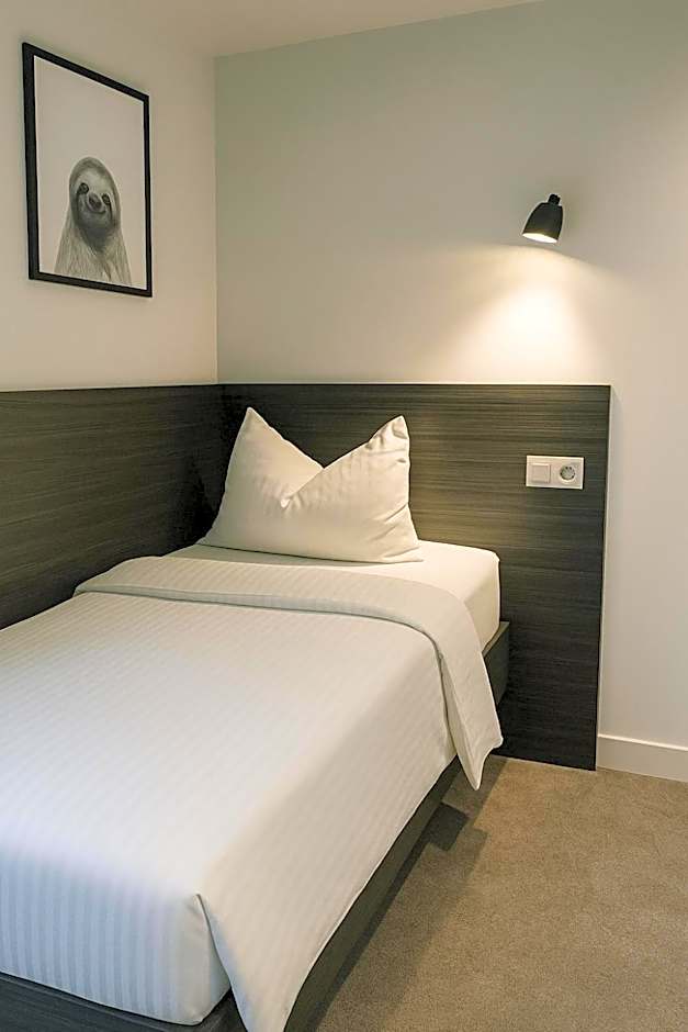 3 Monkeys Hotel