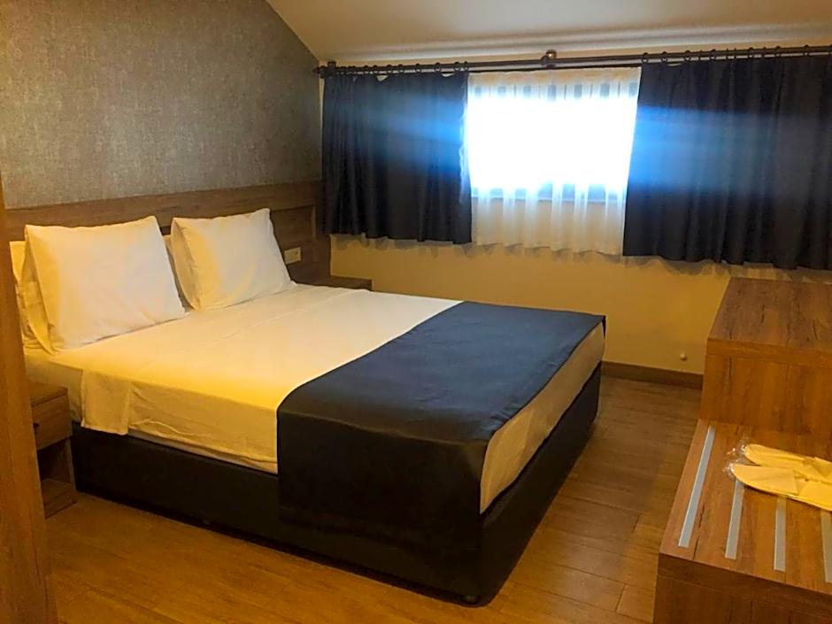 Golden World Suite Hotel