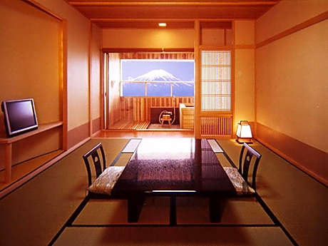 Japanese-Style Twin Room with Loft and Mt.Fuji View
