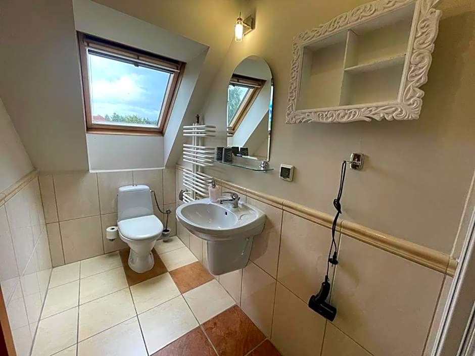 Villa Regina - Spokojna okolica - 100 metrów od lasu - blisko szpitala