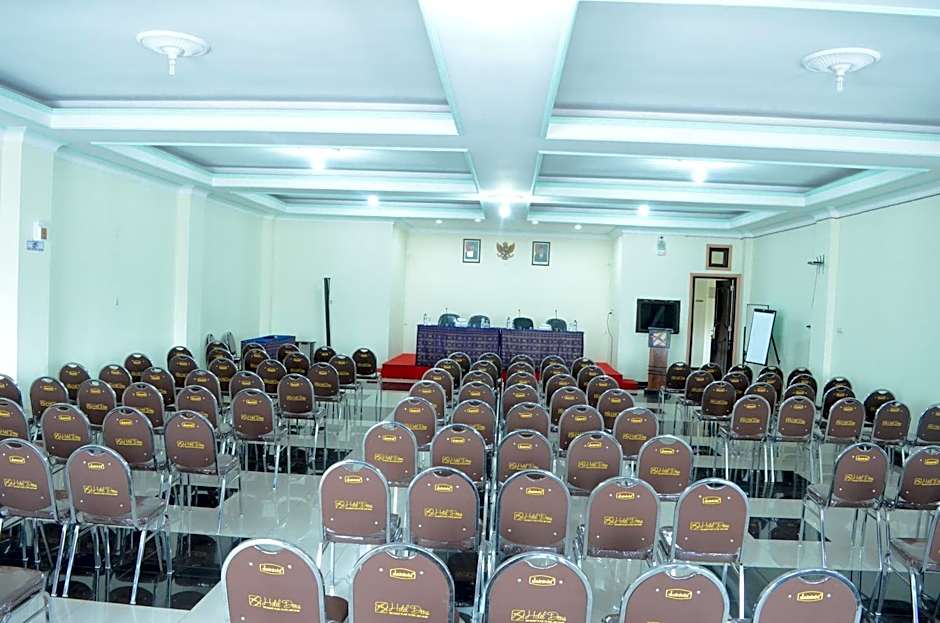 Dena Hotel