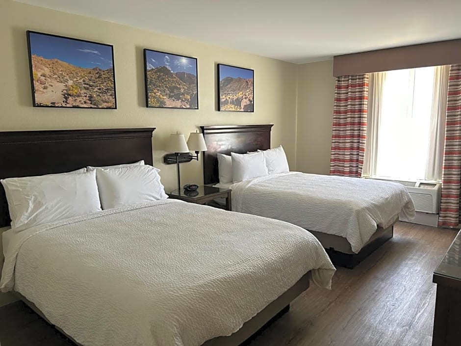 Holiday Inn & Suites - Barstow, an IHG Hotel