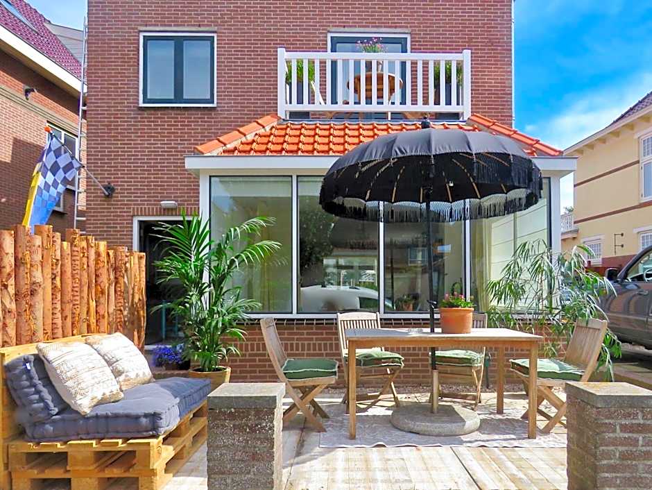 Casa duna close to the beach, city centre, dunes and parking area