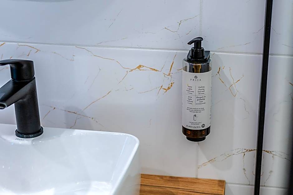 No 28 Rooms & Apartments